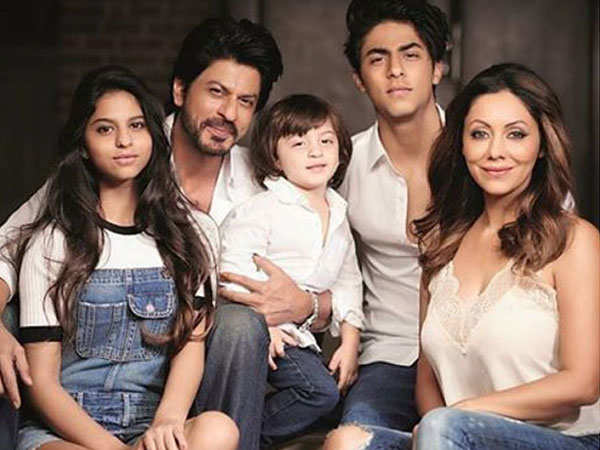 Shah Rukh Khan Gauri Khan Family Photo: Shah Rukh'Gauri Khan's Family ...