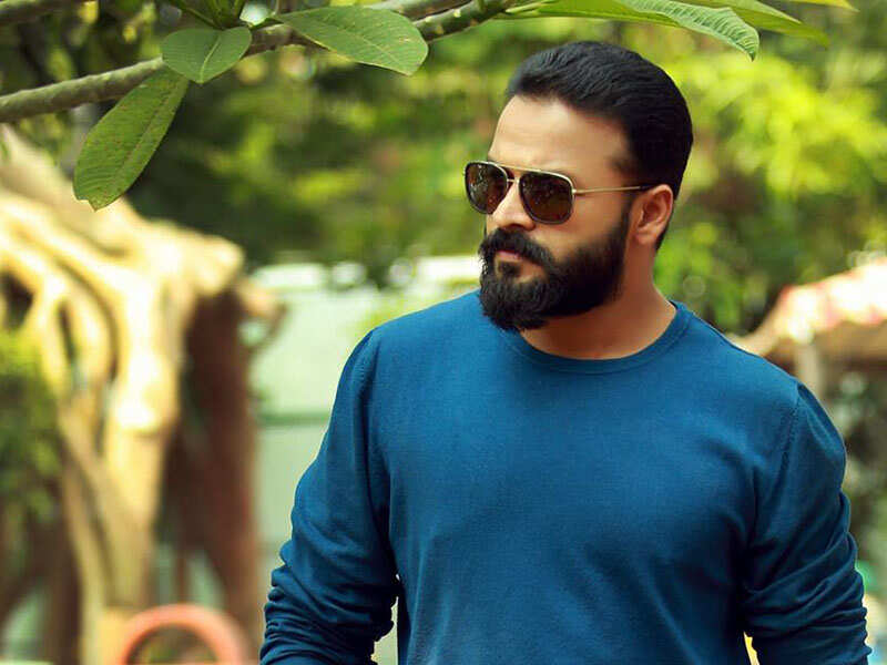When Jayasurya stepped into Sathyan's boots and slapped Anu Sithara