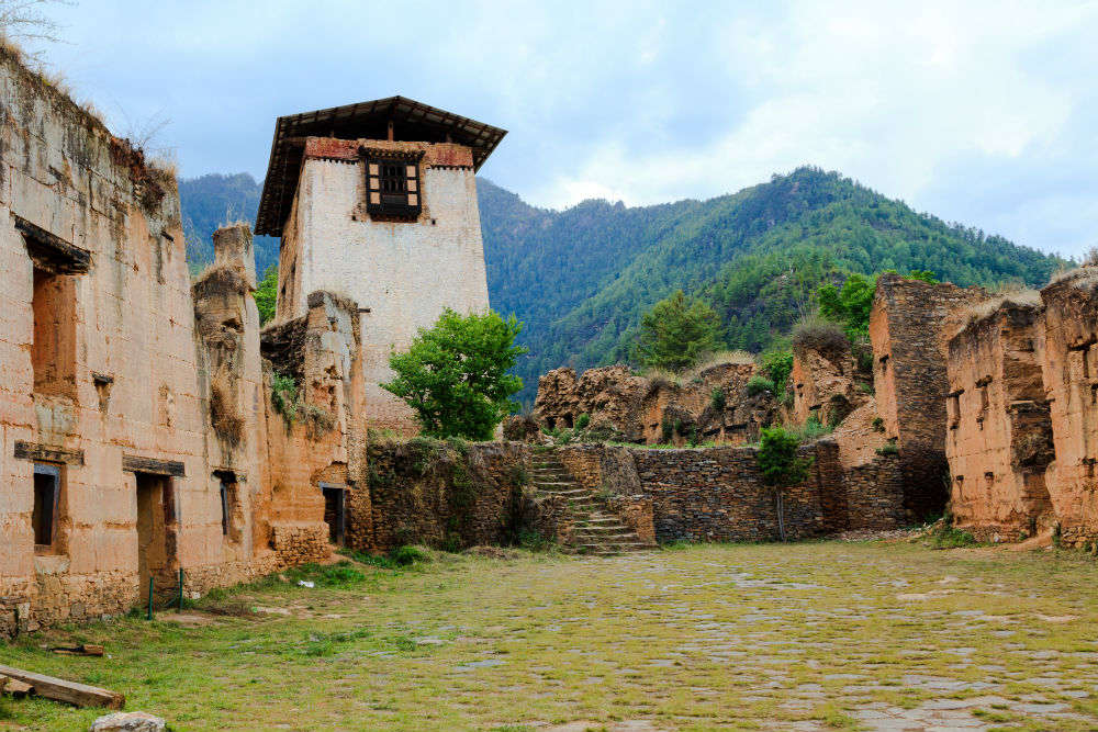 Drukgyel Dzong - Paro: Get the Detail of Drukgyel Dzong on TimesTravel