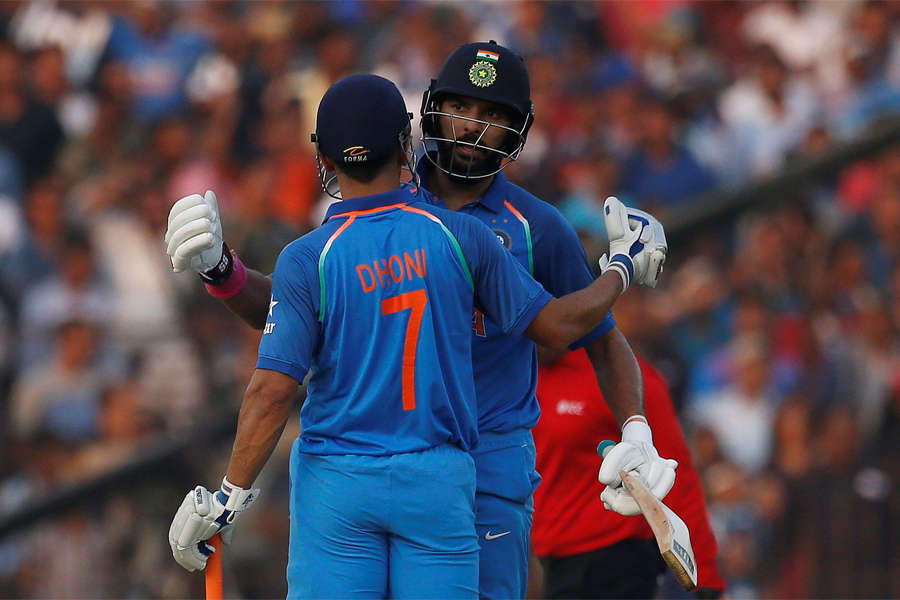 India vs England, 2nd ODI: Yuvraj, Dhoni blast tons as India clinch series