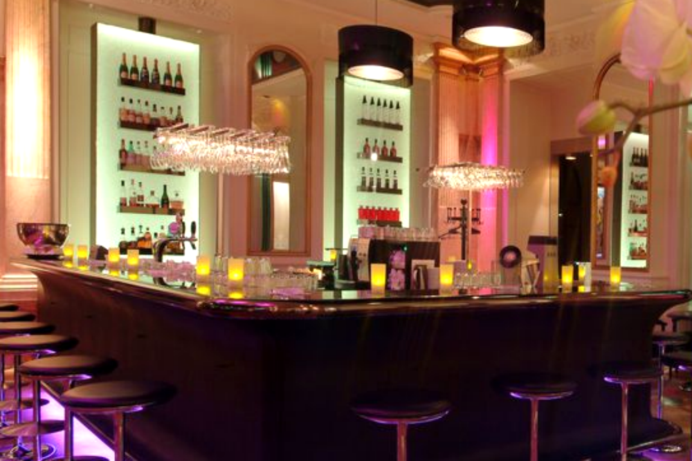 Schweizerhof Bar