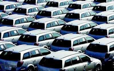 Govt sides with automakers, asks SC to permit sale of existing stocks of BS-III vehicles