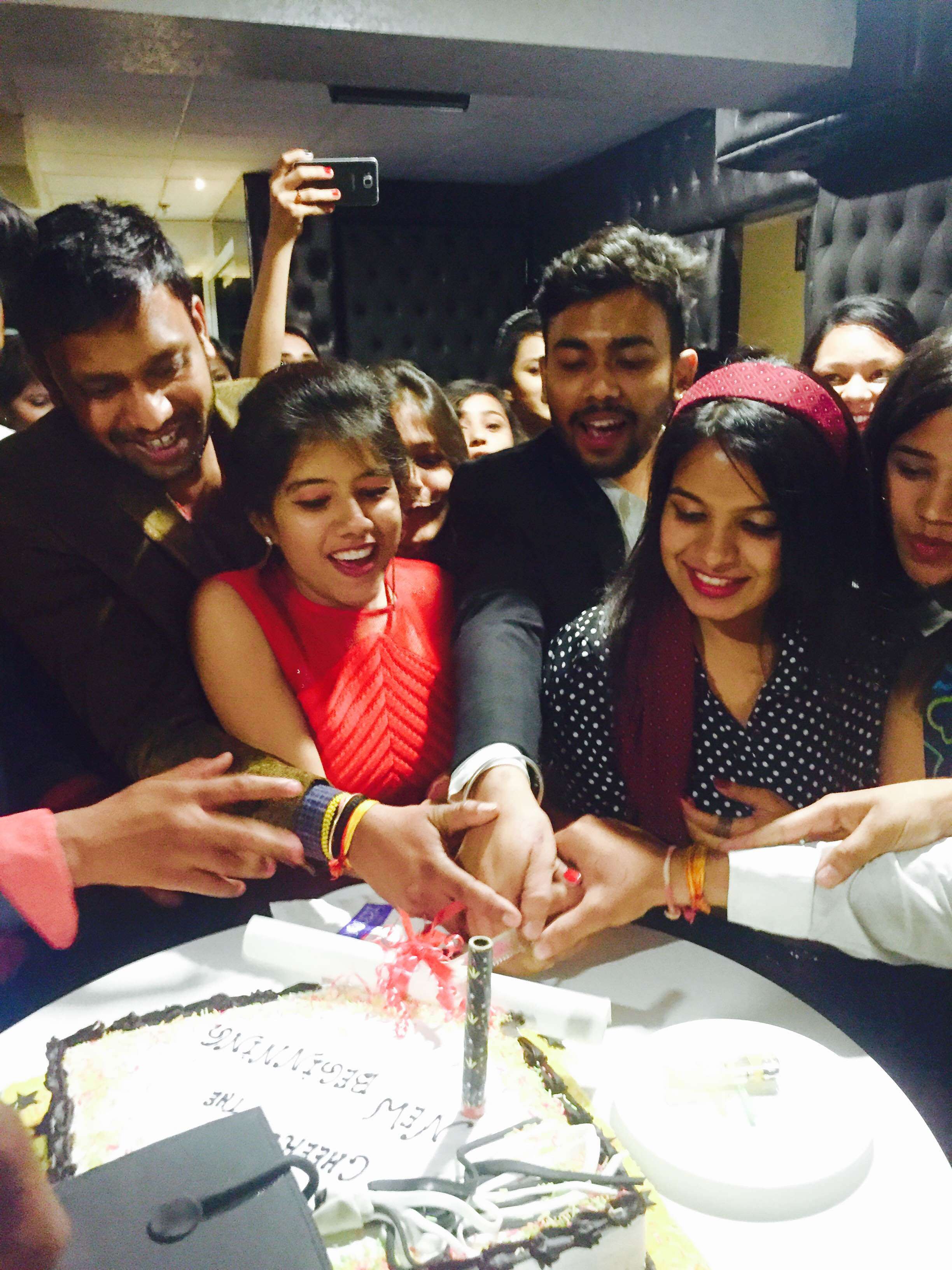 Final year students gear up for farewell parties | Indore News - Times of  India