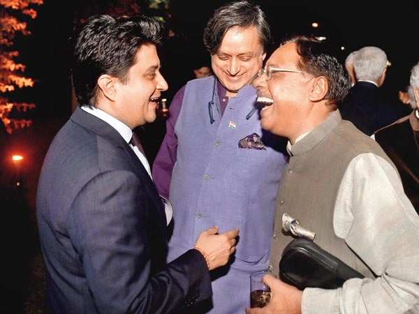 Small talk? (L-R) Jyotiraditya Scindia, Shashi Tharoor and Pavan Varma (BCCL)