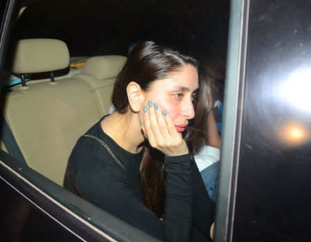 Kareena Kapoor sexy back: Kareena Kapoor goes backless and hot! - Times