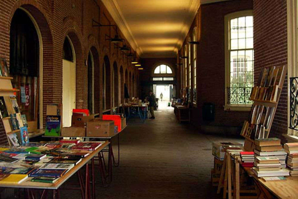 Oudemanhuispoort Book Market