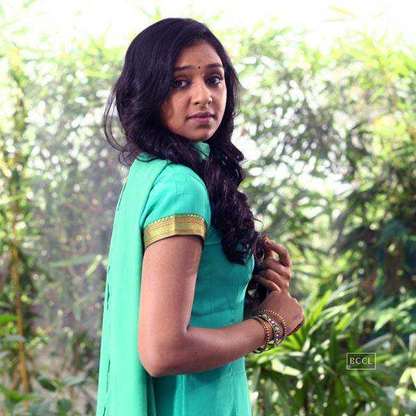 Lakshmi Menon made her acting debut with Raghuvinte Swantham Raziya ...