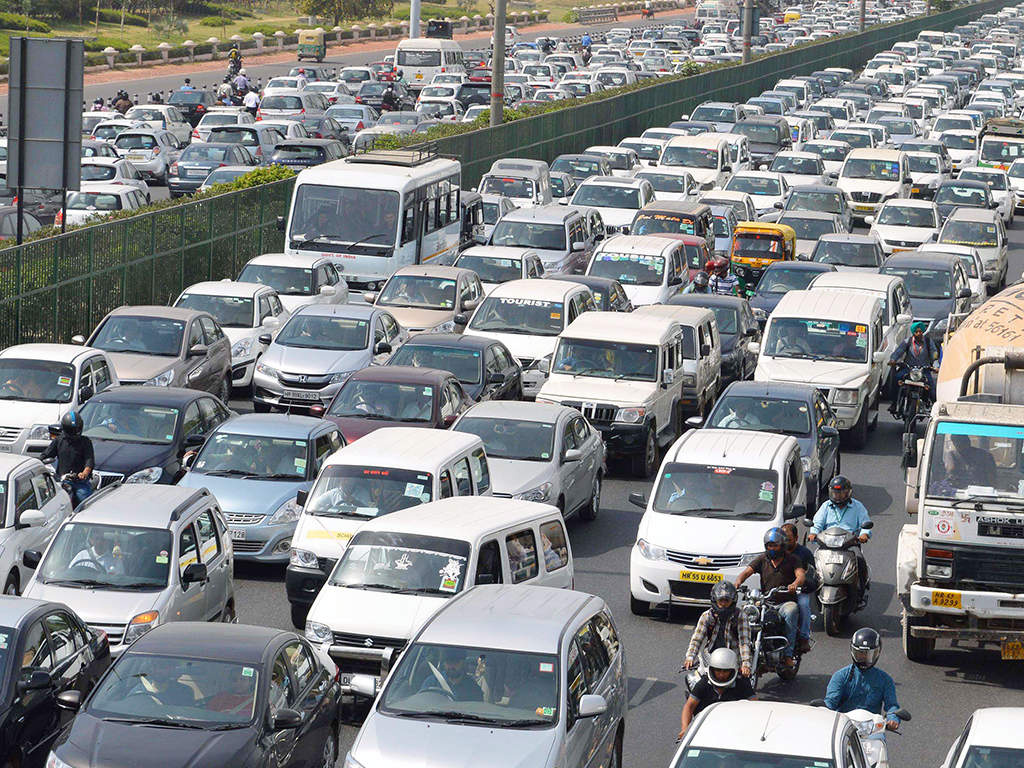 Traffic jam plagues Sector 71, Balak Nath intersection