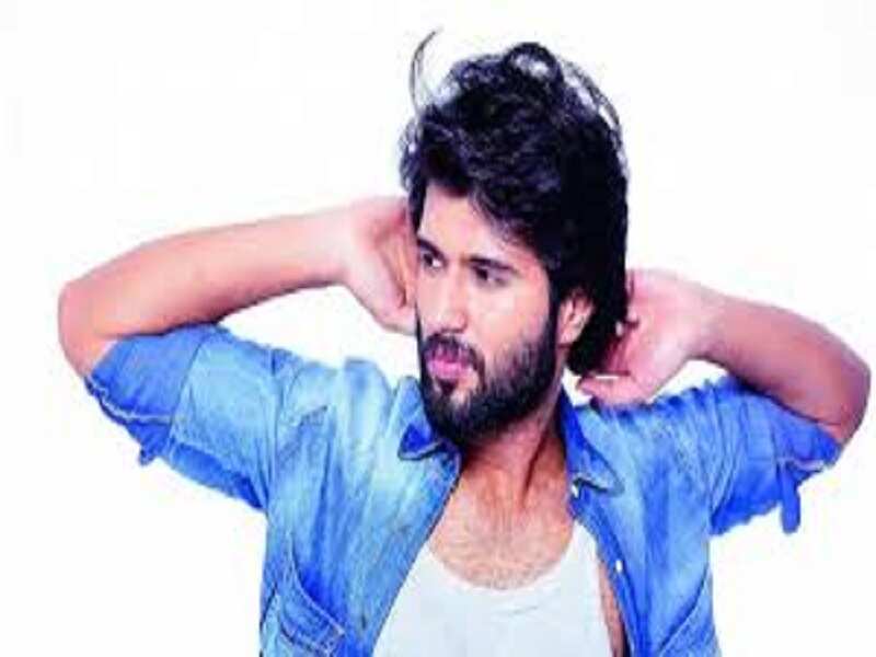 vijay devarakonda to get engaged: Vijay Devarakonda to get engaged to ...