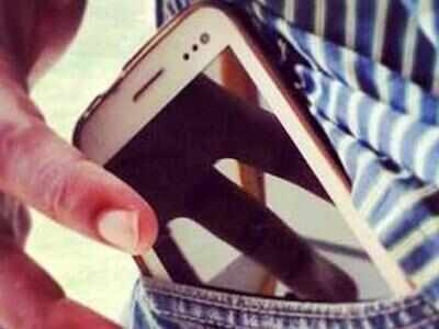 Beware! Mobile snatchers on the prowl | Pune News - Times of India