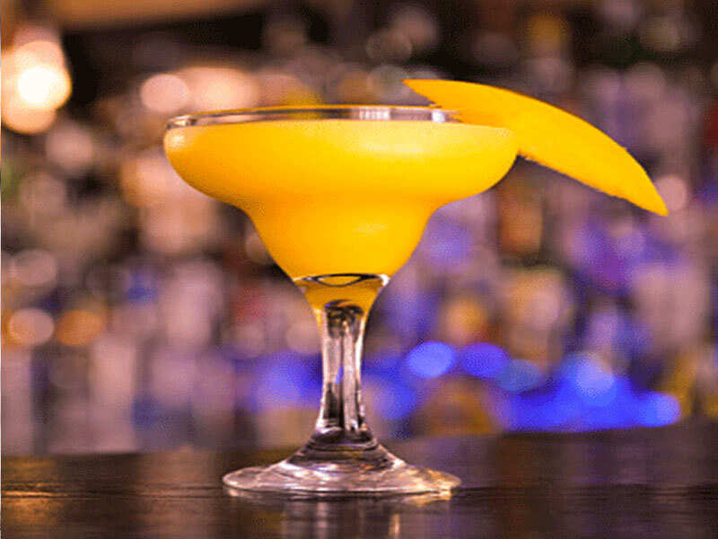 10 refreshing mango drinks