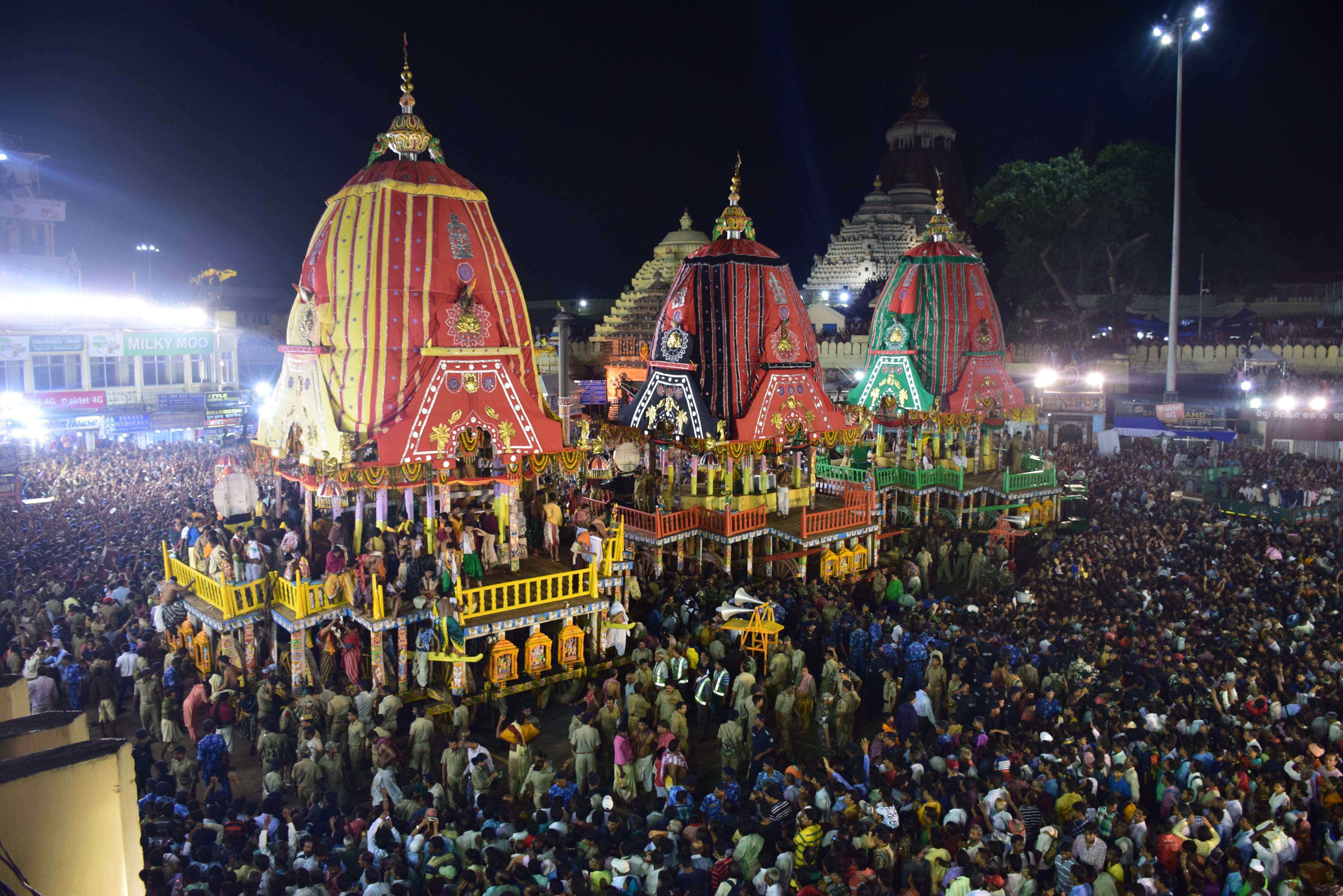 Jagannath Bahuda Yatra peaceful, chariots reach Jagannath temple