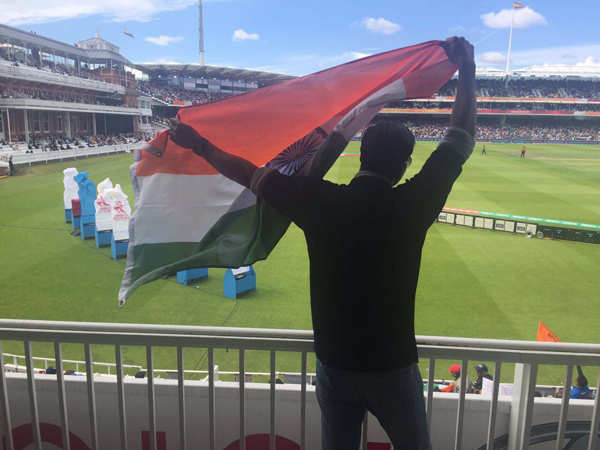 Akshay Kumar apologises for holding Indian flag upside down at Lord's