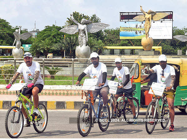 When NHAI cyclists rode from Lucknow to Greater Noida for a green cause