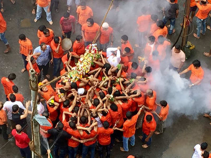 Dahi Handi Celebrations Dahi Handi Is Kept At A Height Of Around 40feet At Bhagwati Ground