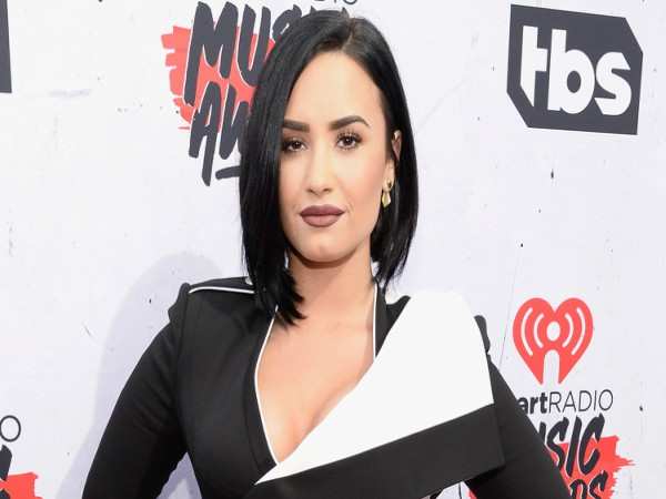 Demi Lovato loves smoking cigars on special occasions | English Movie ...