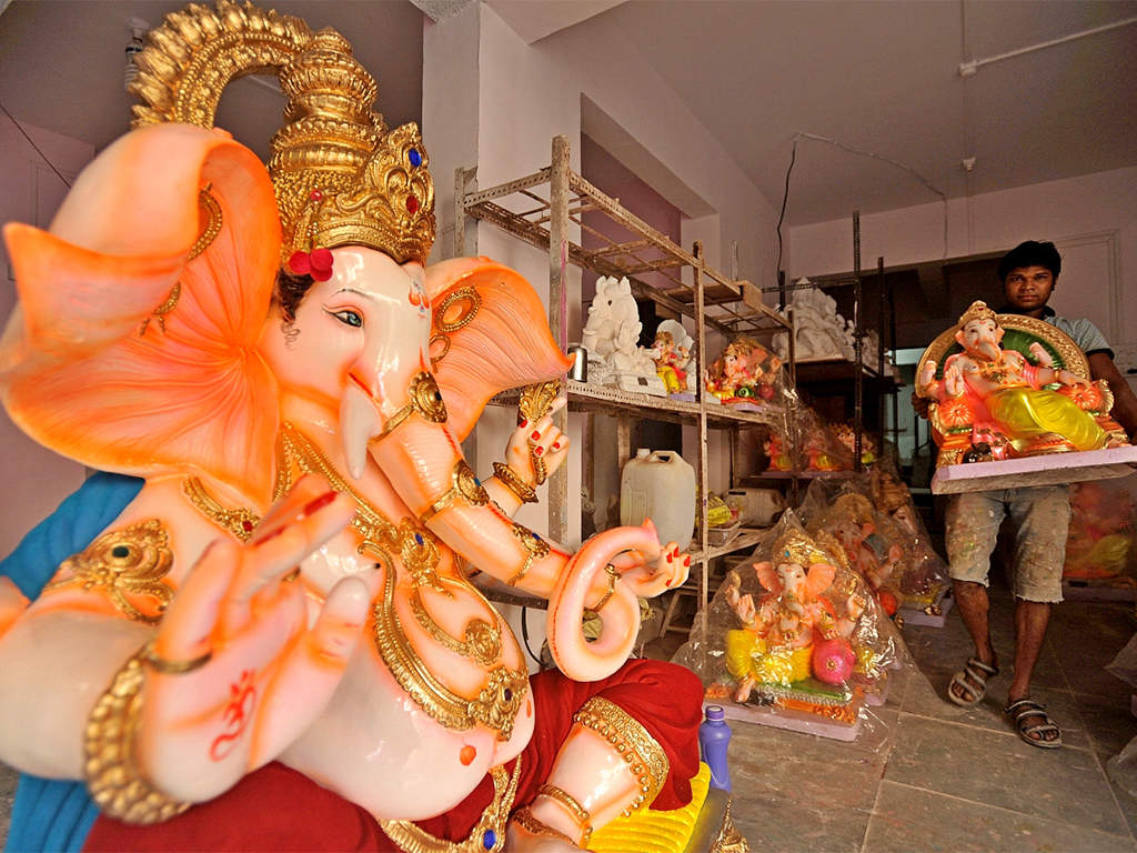 Over 100 families in Agroli village worship one Ganesh idol | Navi ...