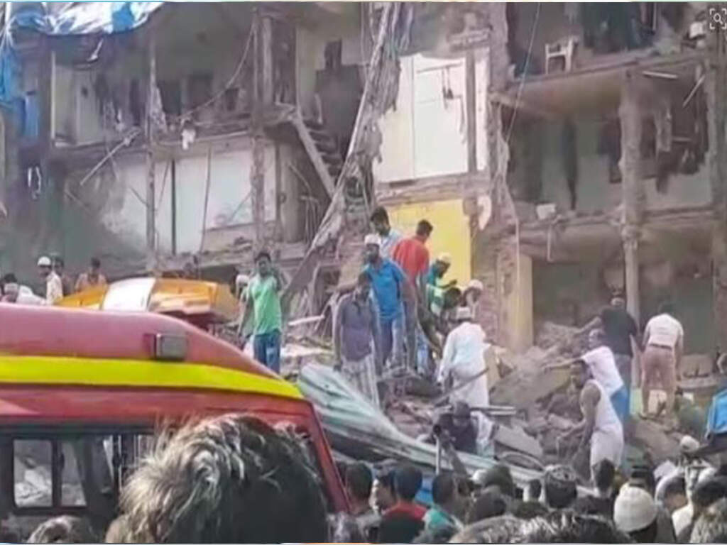 Building collapses in Mumbai, several feared trapped | Mumbai - Times ...