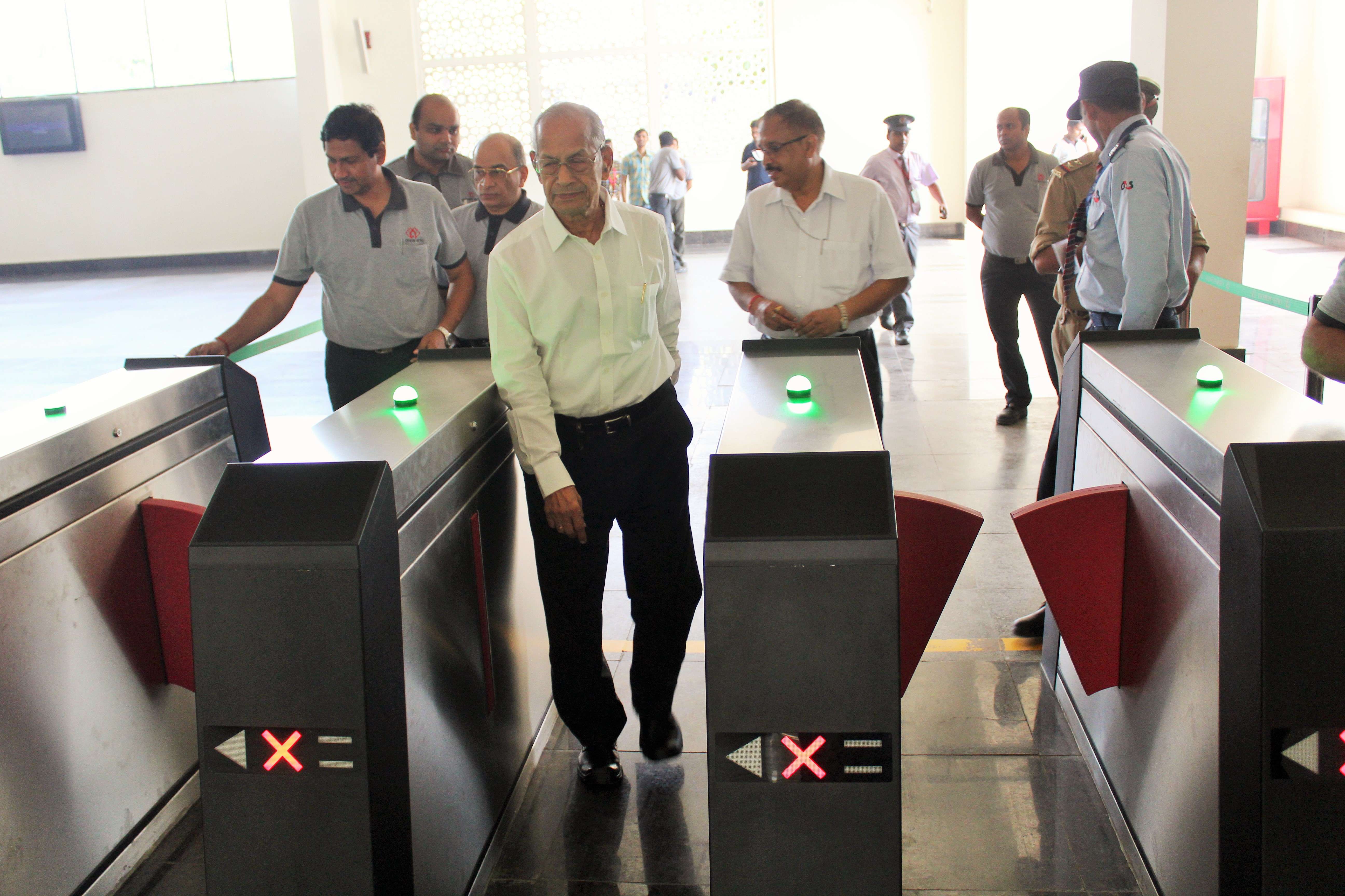 LMRC's principal advisor E Sreedharan visits a Metro station in the capital city.