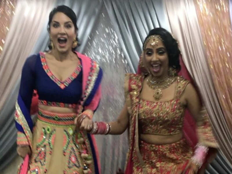 Pics Sunny Leone Has A Blast At Her Sister S Wedding In Canada Pics Sunny Leone Has A Blast At Her Sister S Wedding In Canada Times Of India
