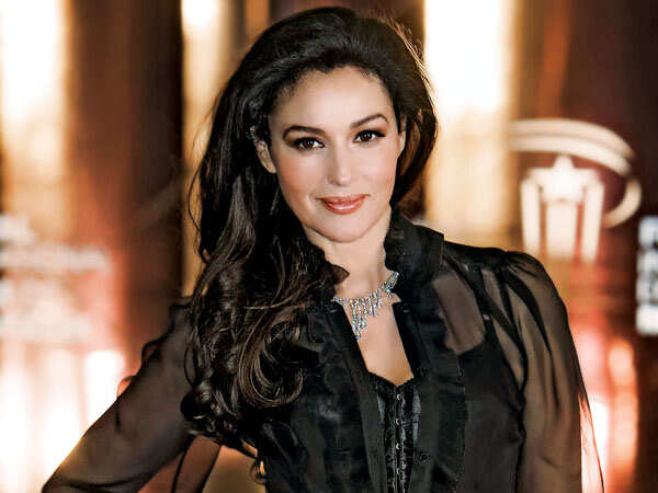 monica bellucci vs sophia loren monica bellucci fear is something that is in our dna on monica bellucci vs sophia loren monica bellucci fear is something that is in our dna on