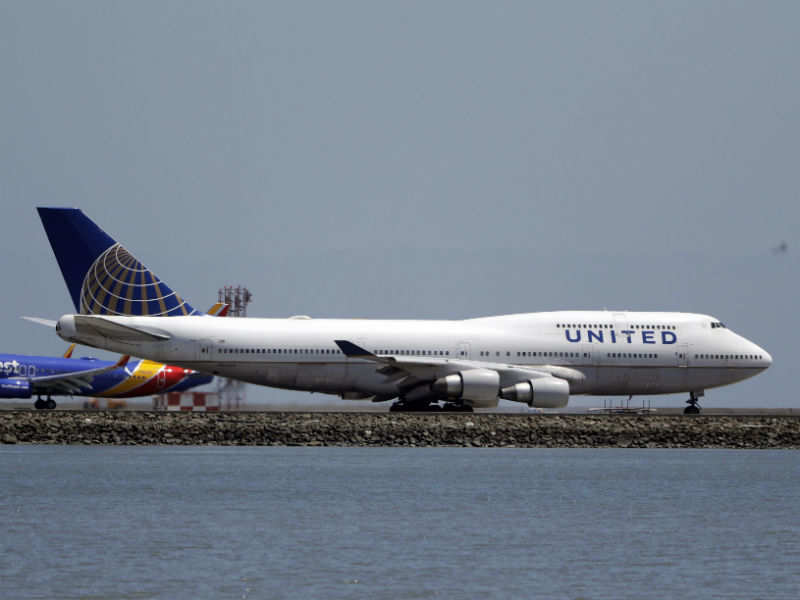 United Airlines scrubs Newark-Delhi flight citing poor air quality - Times of India