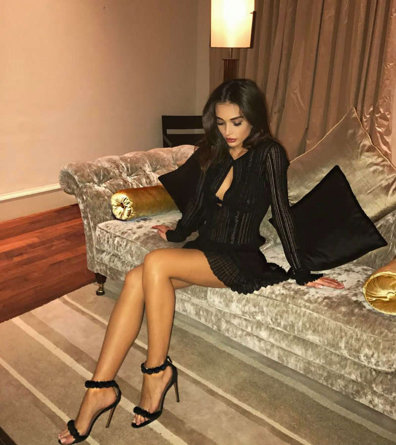​Amy Jackson Feet, cleavage hot hd photos xxx