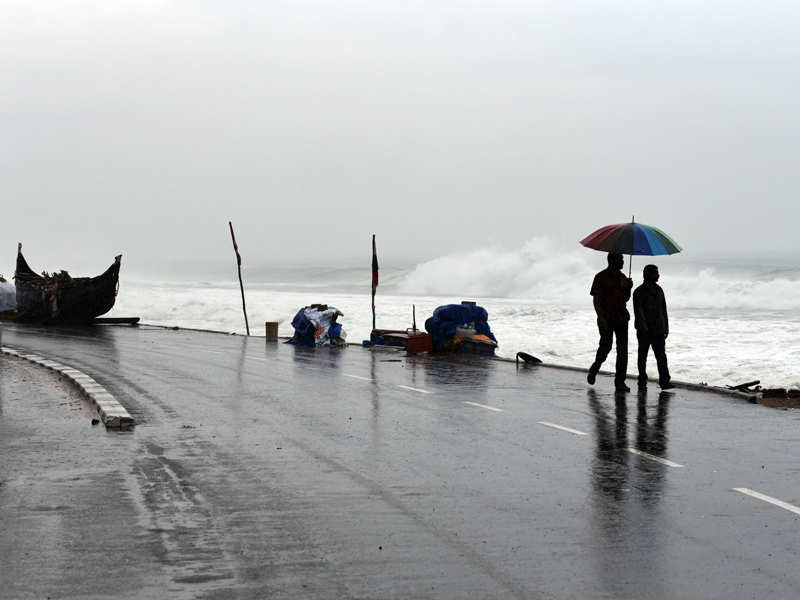 Cyclone Ockhi: Heavy Rains Continue To Lash Kerala; 150 Fishermen ...