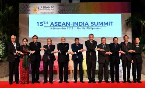 PM Modi with Asean leaders during the15th ASEAN-India Summit on the sideline of the 31st ASEAN Summit in Manila on November, 2017.