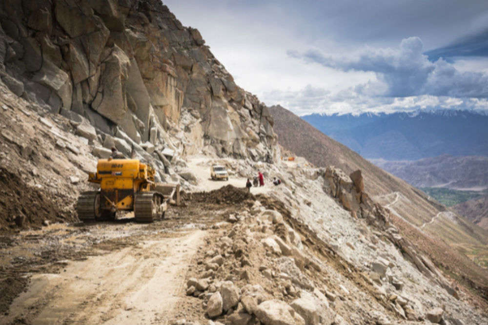 Construction of Zojila Pass tunnel on the Srinagar-Leh highway gets a green signal