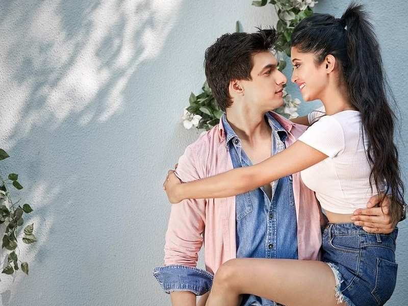 Shivangi Joshi shares a romantic picture with on-screen husband and real  life boyfriend Mohsin Khan - Times of India