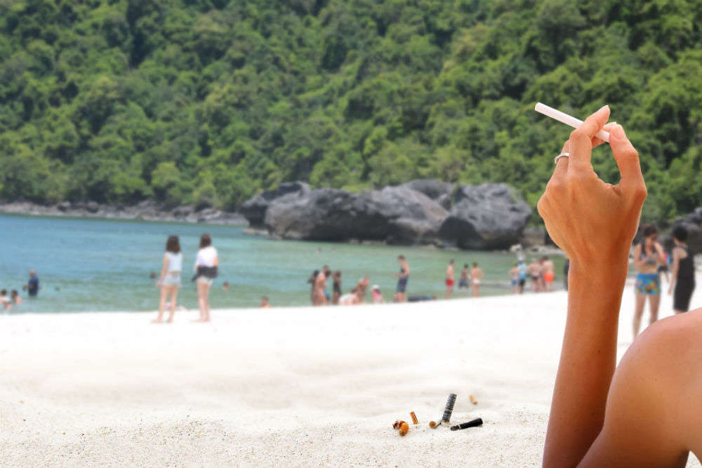 Thailand prohibits smoking on beaches!