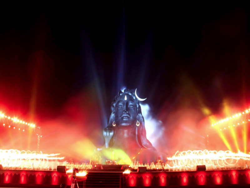 Featured image of post Adiyogi Statue At Night The statue was constructed by the isha foundation which is also located in the same area and they plan to set up similar statues in other parts of the country