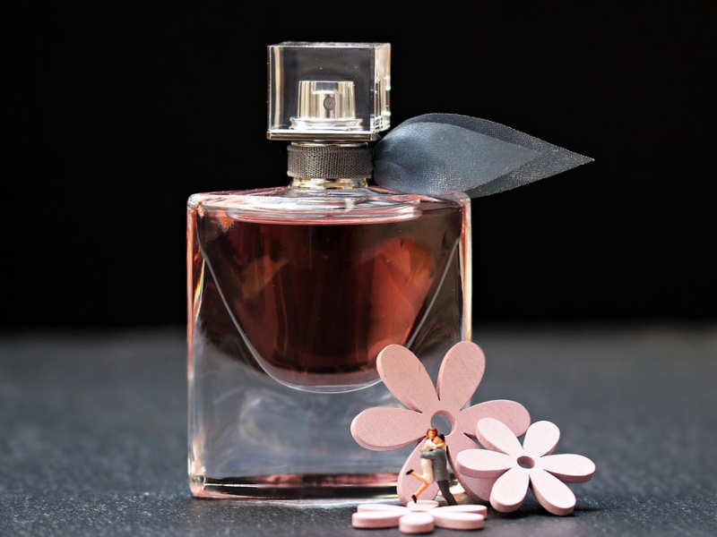 Things to keep in mind while shopping for perfumes - Times of India