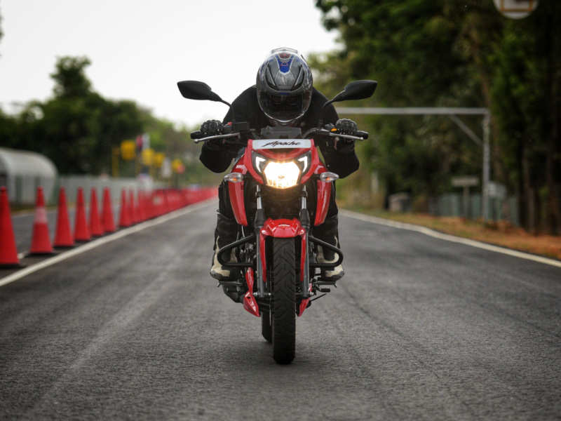 Tvs Apache Rtr 160 Review 18 Tvs Apache Rtr 160 4v Review Looks Meaner Goes Faster Times Of India