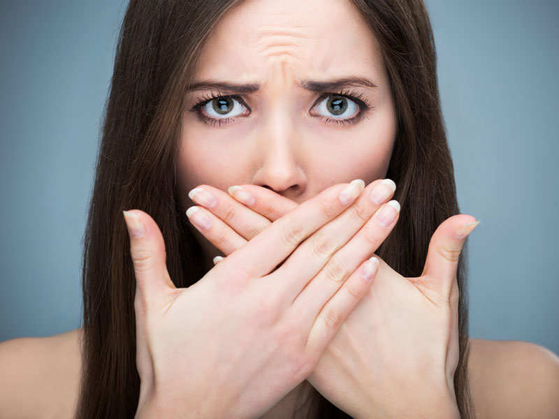 how-to-get-rid-of-bad-breath-with-natural-remedies-iwomenhacks