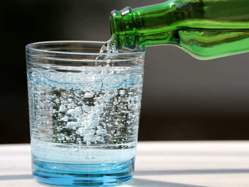 How to make mineral water at home?