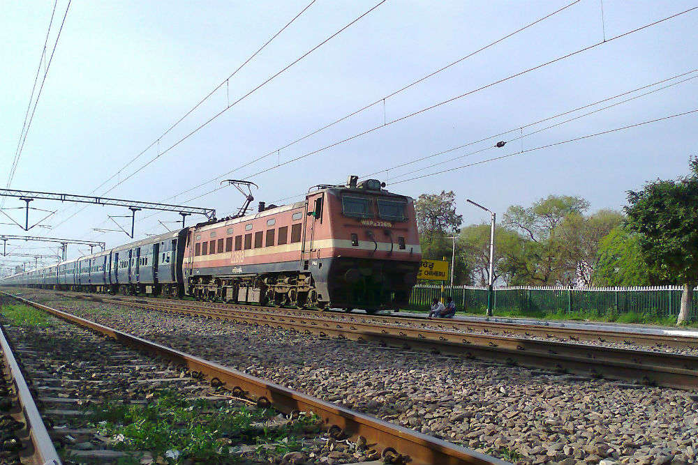 Indian Railways – Delhi-Mumbai Rajdhani Express to increase its speed so as to reduce travel time