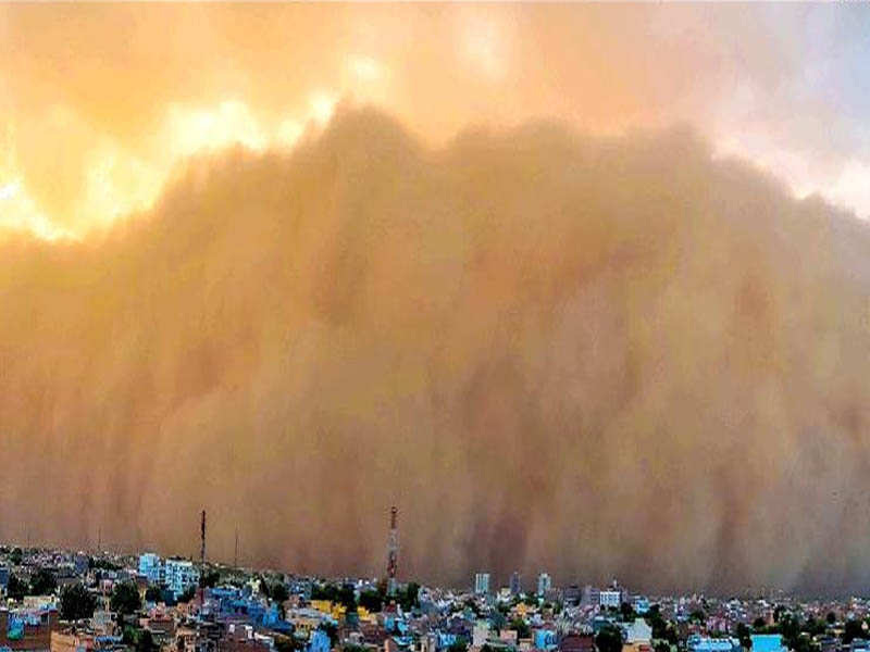  A massive sandstorm is seen building up over Bikaner’s Khajuwala town on Monday