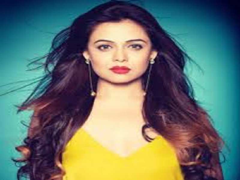 Pavitra Rishta actress Prarthana Behere injured in car accident - Times