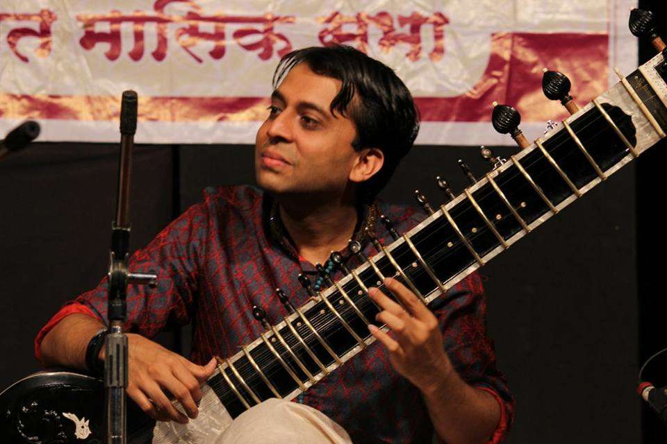 Sameep Kulkarni and troupe perform at Sudarshan Rangmanch