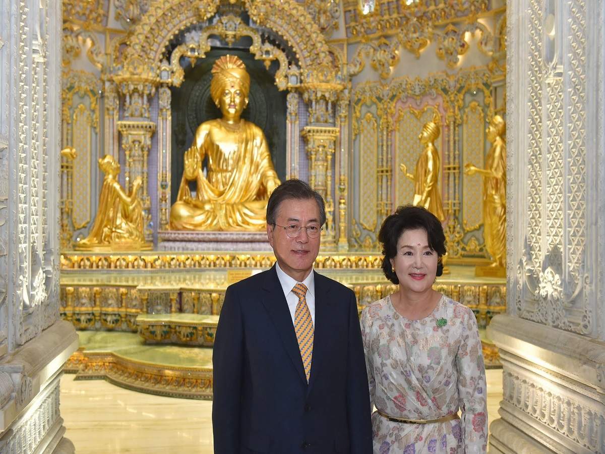 South Korean President Moon Jae-in visits Akshardham temple ...