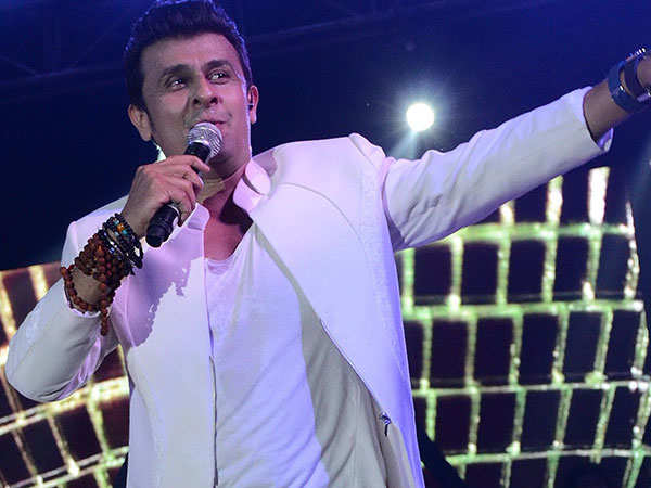 Sonu Nigam: Sonu Nigam puts up a two-hour performance for Poorna Patel&#39;s  sangeet | Hindi Movie News - Times of India