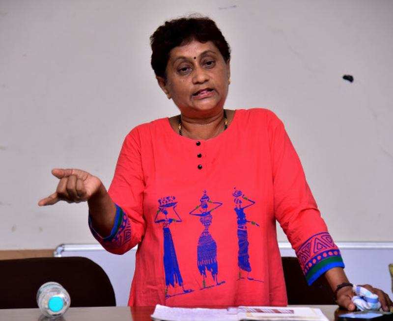 Madhuri Sakulkar adressing the gathering