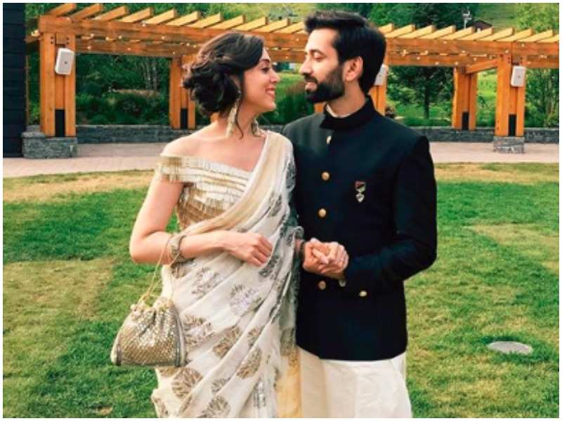 Ishqbaaz's Nakuul Mehta and wife Jankee Parekh look royal at a family