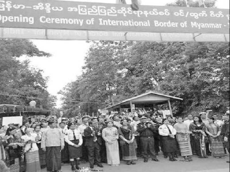 A large number of people, including delegates, assembled on the Myanmar side of the Bridge of Friendship that connects Tamu with Moreh on the Indian border