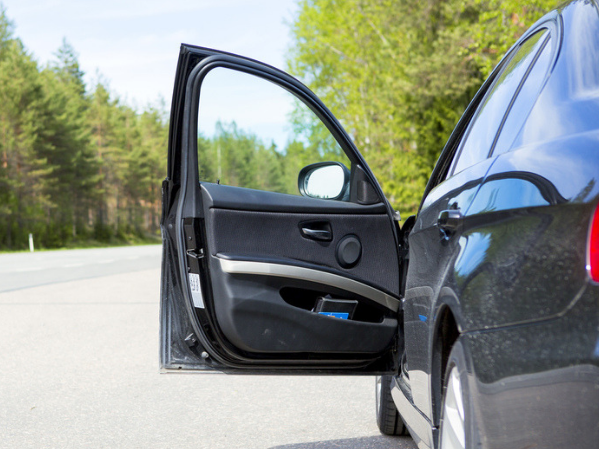 THIS is the right way of opening your car door! - Times of India