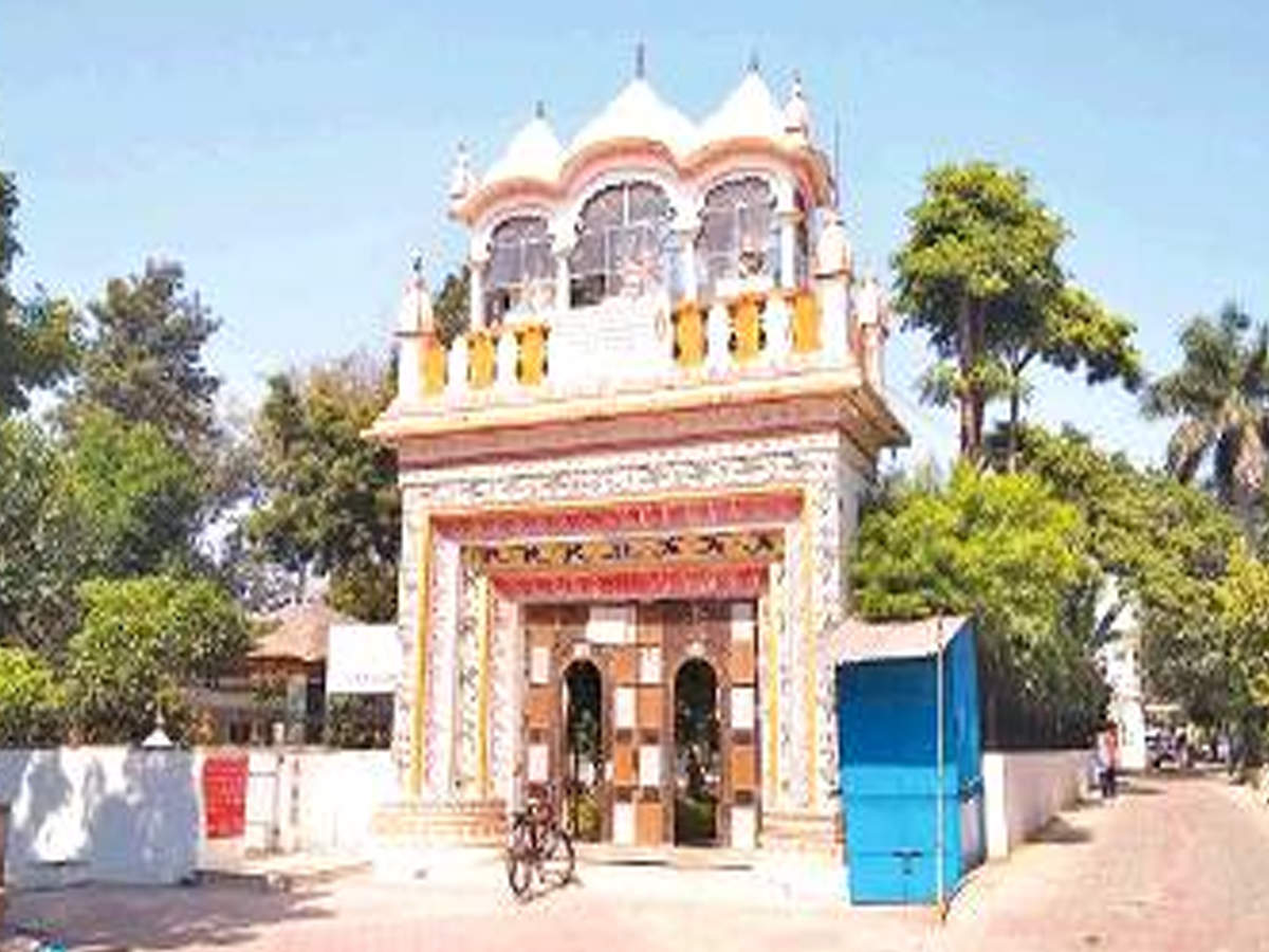 Two temples in Sector 7 and 17 of Panchkula face border issues.