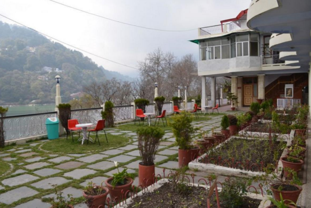 Get to know the five hotels in Nainital near lake