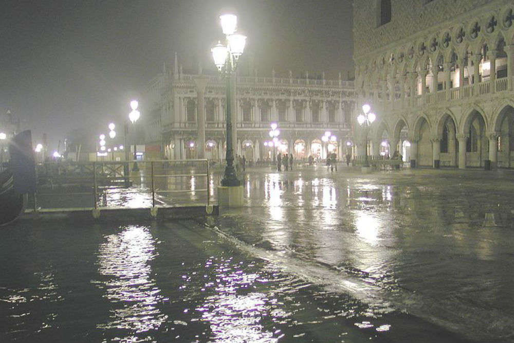 Tourist sites closed in Venice due to floods